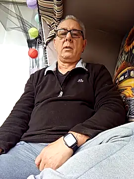 andy-1961 online show from December 21, 2025, 11:28 am