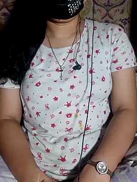 HotGirl23231 online show from May 17, 2026, 6:04 pm