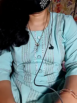 HotGirl23231 online show from May 18, 2026, 6:47 pm