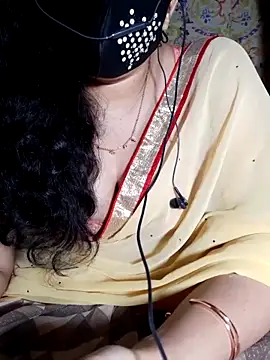 HotGirl23231 online show from May 27, 2026, 7:00 pm