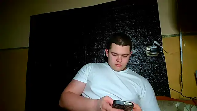 CuteButNaughty  online show from February 4, 2026, 9:09 pm