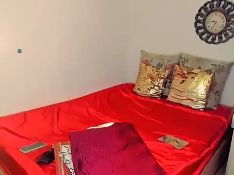 hotcassy online show from December 17, 2025, 7:36 am