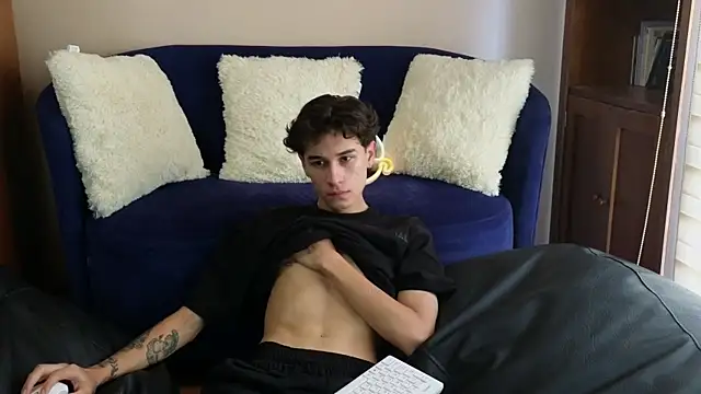 Derekswan online show from November 17, 2025, 1:39 pm