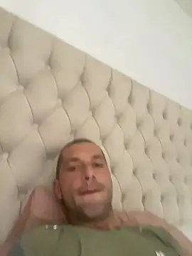 Kinkycouple142 online show from June 1, 2026, 5:25 pm