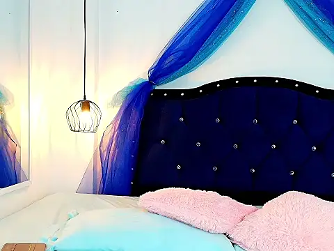 KATY LOWERY online show from November 25, 2025, 4:01 am