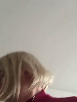 simone xdressing online show from February 10, 2025, 2:16 pm