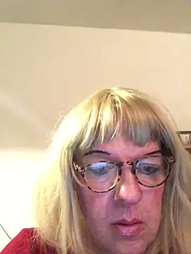 simone xdressing online show from February 14, 2026, 1:13 am