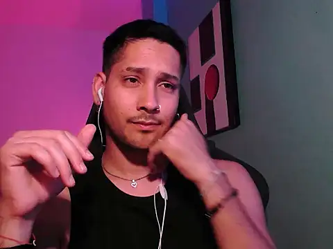 Abruptoinusual online show from November 18, 2025, 10:36 pm