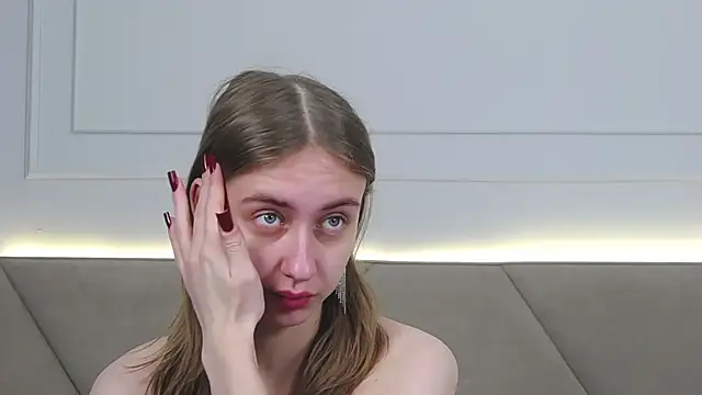 RachaelCute online show from November 18, 2025, 4:28 am