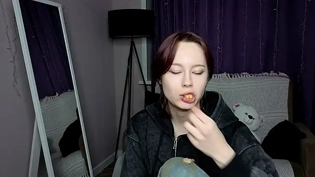 Annie Way online show from February 27, 2026, 2:28 pm