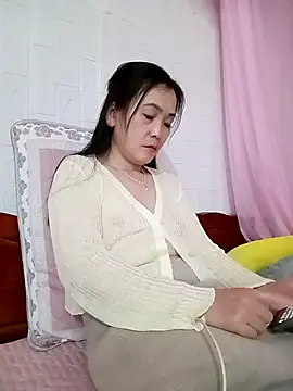 Snapshot of Feeling-hot chatting on February 24, 2026, 7:12 pm Feeling-hot online show from February 24, 2026, 7:12 pm