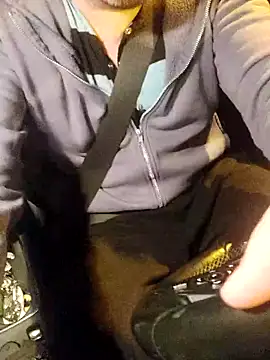 Nousdeux21 online show from February 3, 2026, 5:51 pm