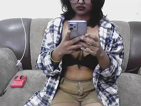 Soniya singh   online show from February 15, 2026, 7:10 pm