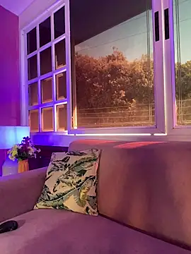 ReiAyanamy online show from December 4, 2025, 7:55 pm