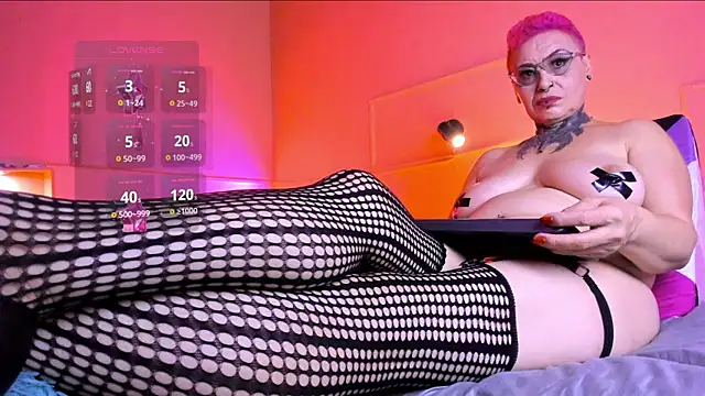 MATURE HARDCORE online show from November 21, 2025, 3:05 am