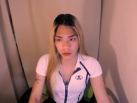 Snapshot of velvetviper06 chatting on April 7, 2026, 3:29 am velvetviper06 online show from April 7, 2026, 3:29 am