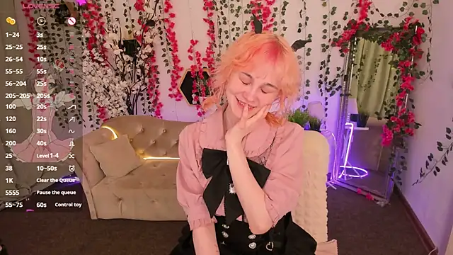 Snapshot of Awawrin chatting on November 27, 2025, 8:55 pm Awawrin online show from November 27, 2025, 8:55 pm