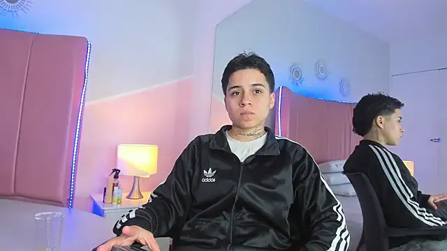 noah wells online show from November 13, 2025, 7:57 pm