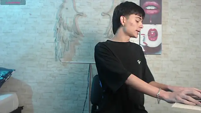 axel milo kairo and noa online show from February 17, 2026, 6:36 pm