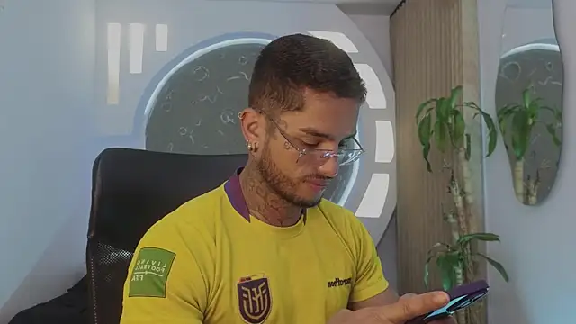 Snapshot of Alanrodgers chatting on April 3, 2026, 11:52 am Alanrodgers online show from April 3, 2026, 11:52 am