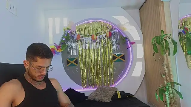 Snapshot of Alanrodgers chatting on April 13, 2026, 1:49 pm Alanrodgers online show from April 13, 2026, 1:49 pm