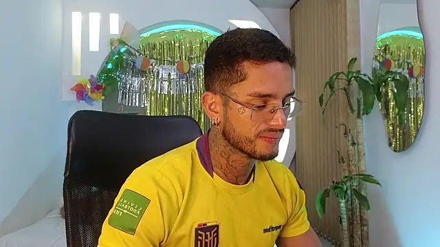 Snapshot of Alanrodgers chatting on April 16, 2026, 12:17 pm Alanrodgers online show from April 16, 2026, 12:17 pm