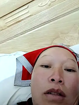 girl-hot2x online show from February 8, 2026, 2:31 pm