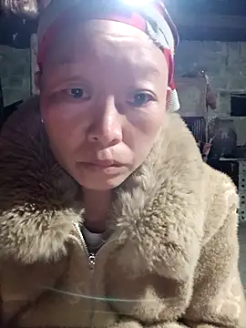 girl-hot2x online show from February 13, 2026, 11:01 pm