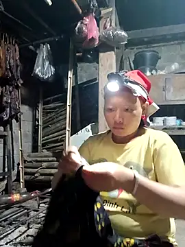 girl-hot2x online show from April 24, 2026, 10:18 am