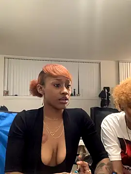 Snapshot of Hefnerbabyy chatting on November 18, 2025, 6:40 am Hefnerbabyy online show from November 18, 2025, 6:40 am