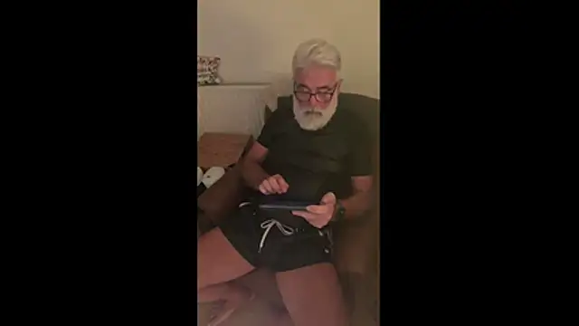 LeatherSdaddy online show from December 1, 2025, 7:08 pm