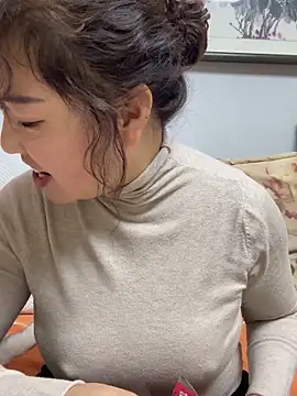 oo-shanshan online show from December 1, 2025, 9:58 am