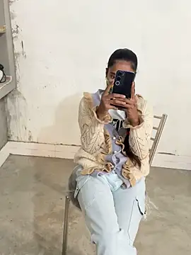 Riya 917 online show from November 12, 2025, 7:20 am