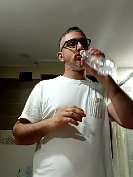 Snapshot of mipiacitanto93 chatting on November 13, 2025, 4:00 am mipiacitanto93 online show from November 13, 2025, 4:00 am