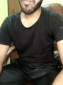 Snapshot of hotyyyyjonny chatting on April 4, 2026, 3:27 am hotyyyyjonny online show from April 4, 2026, 3:27 am