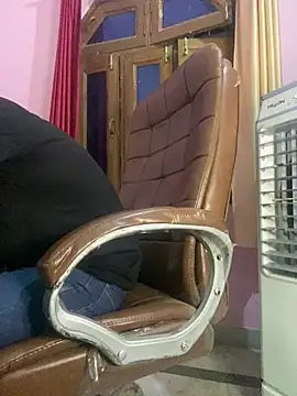 hotyyyyjonny online show from June 14, 2026, 2:52 pm