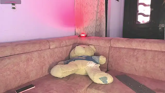 Snapshot of alahai_queen chatting on March 7, 2026, 2:25 pm alahai queen online show from March 7, 2026, 2:25 pm