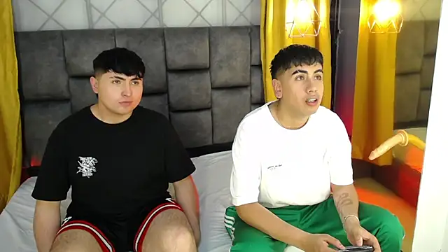 Snapshot of Alex_Beamont chatting on November 13, 2025, 8:08 pm Alex Beamont online show from November 13, 2025, 8:08 pm