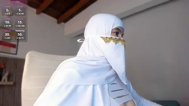 Hannaa Dolly online show from November 18, 2025, 3:01 am