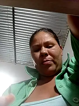 sexy latina90 online show from November 14, 2025, 11:35 pm