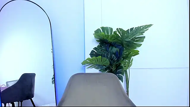 KaliBloom online show from February 4, 2026, 11:31 pm