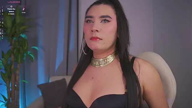 Snapshot of yourlatina_emely chatting on February 12, 2026, 10:43 am yourlatina emely online show from February 12, 2026, 10:43 am