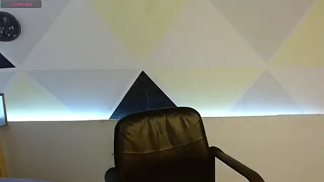 Bia LuxBia Lux online show from November 26, 2025, 8:21 pm