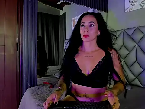 May-Clanfort online show from November 26, 2025, 1:12 pm