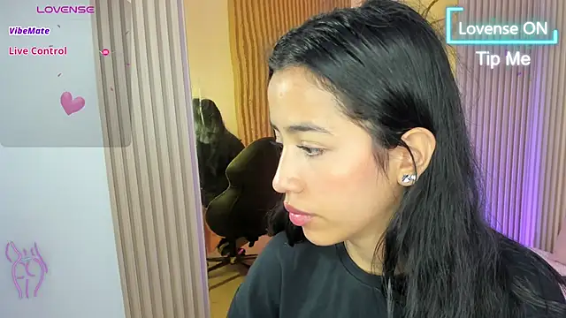 Snapshot of Joselyn_tay chatting on June 4, 2026, 12:11 pm Joselyn tay online show from June 4, 2026, 12:11 pm