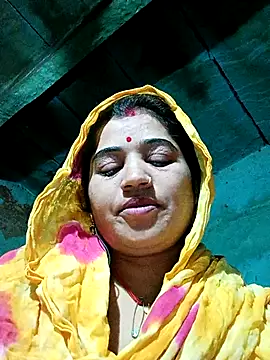 Snapshot of Hot_kamla chatting on December 17, 2025, 11:33 pm Hot kamla online show from December 17, 2025, 11:33 pm