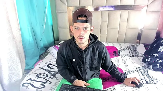 Sexybigjefffx online show from December 15, 2025, 6:34 pm