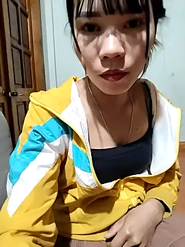 Snapshot of gugu0022 chatting on November 26, 2025, 12:17 pm gugu0022 online show from November 26, 2025, 12:17 pm