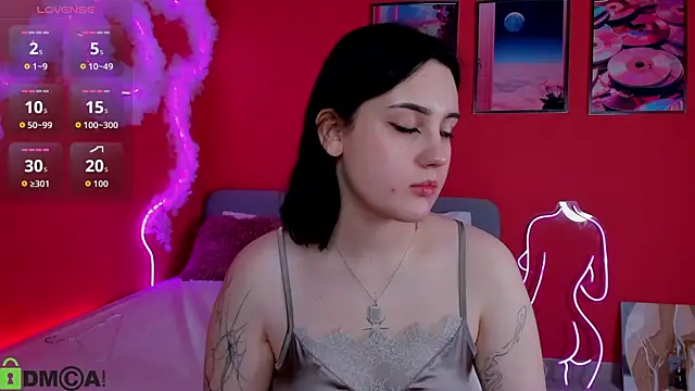 Snapshot of hey_tessa chatting on December 5, 2025, 11:19 am hey tessa online show from December 5, 2025, 11:19 am