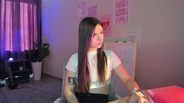 luna lust 212 online show from March 31, 2026, 4:35 am